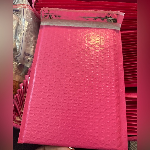 Pink bubble mailers - Picture 3 of 3